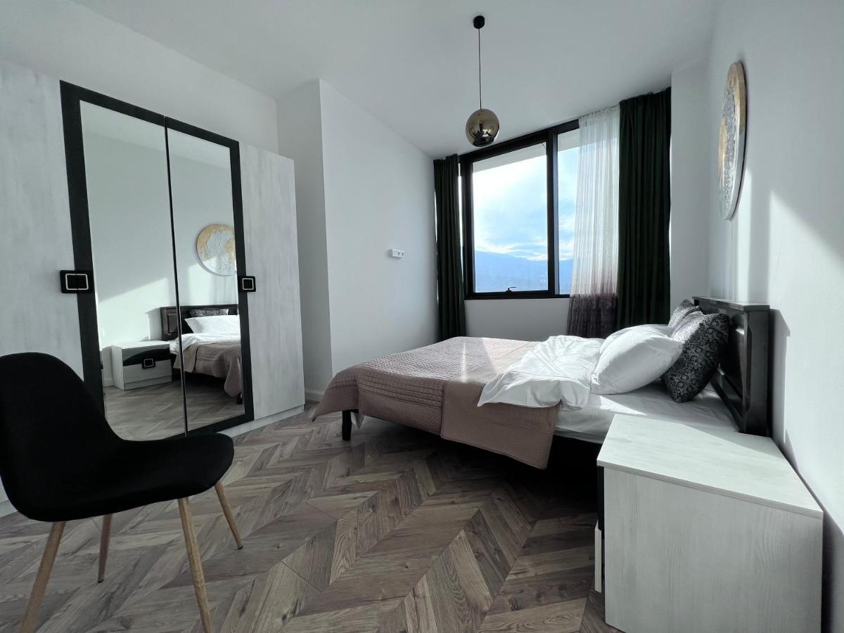 Apartment In Axis Towers, Tbilisi Business Center Экстерьер фото